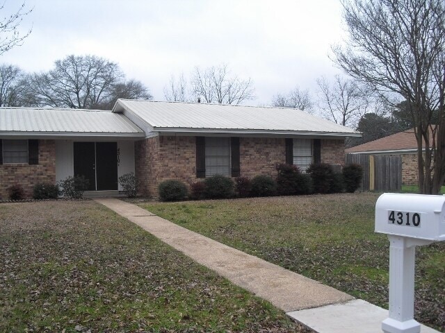 Building Photo - 4310 Idalou Dr