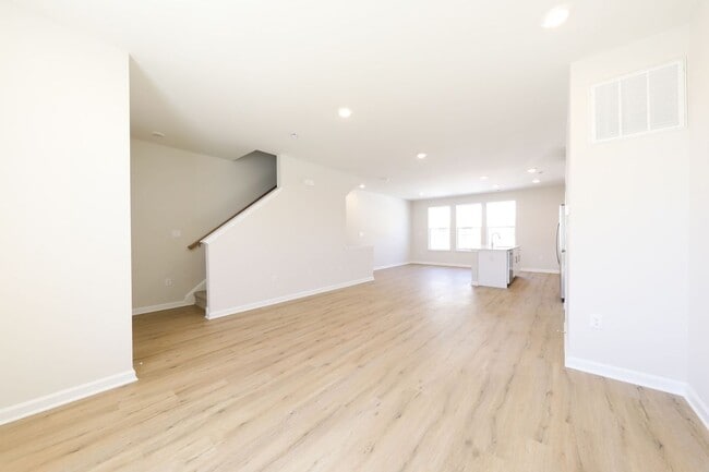 Building Photo - 23 Clementon Rd E