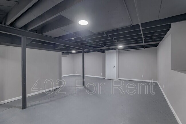 Building Photo - 6046 S 36th St