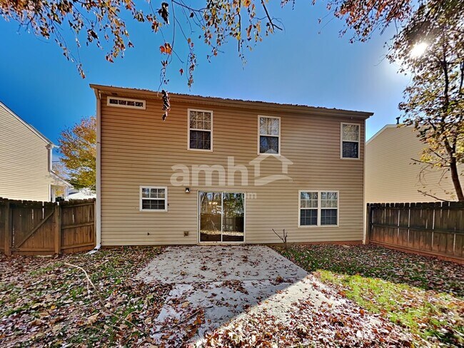 Building Photo - 330 Meadows Ln