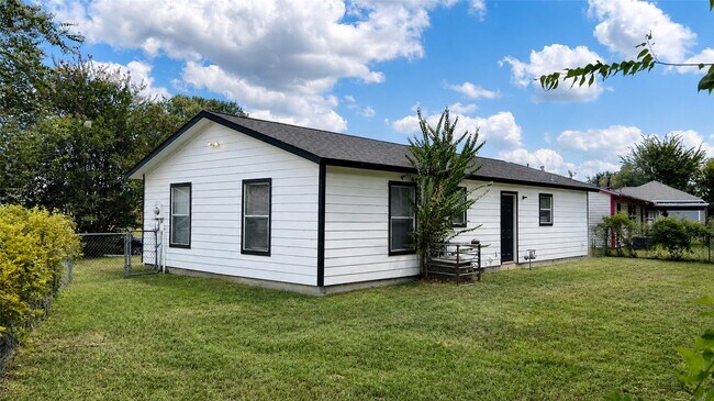Building Photo - 9406 Alcala