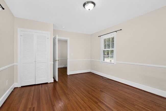 Building Photo - Well Maintained 2BD/1BA Brick Home in Charlotte, NC!