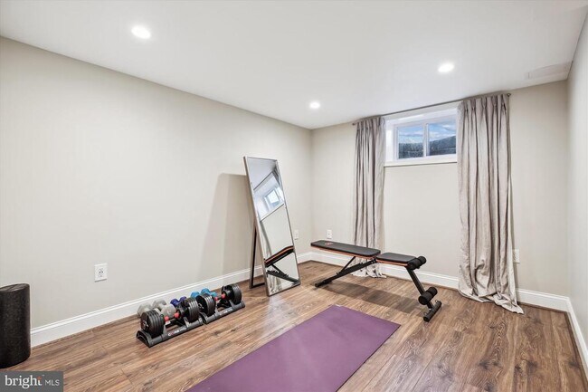 Building Photo - 5213 Rayland Dr