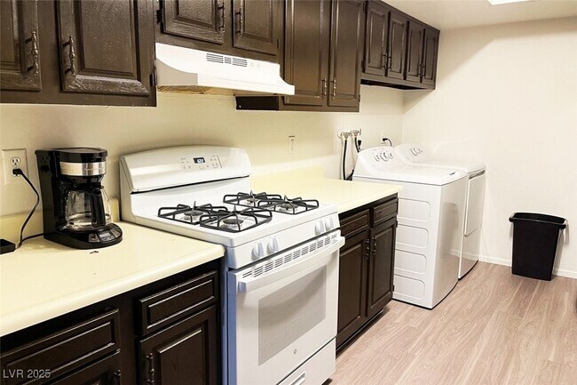 Building Photo - 4650 Koval Ln