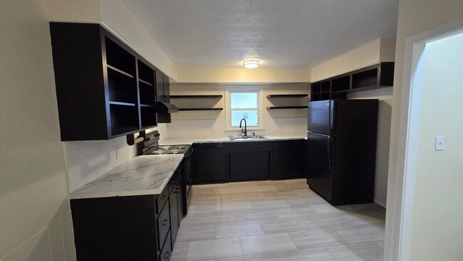 Building Photo - 1472 E Berkeley St