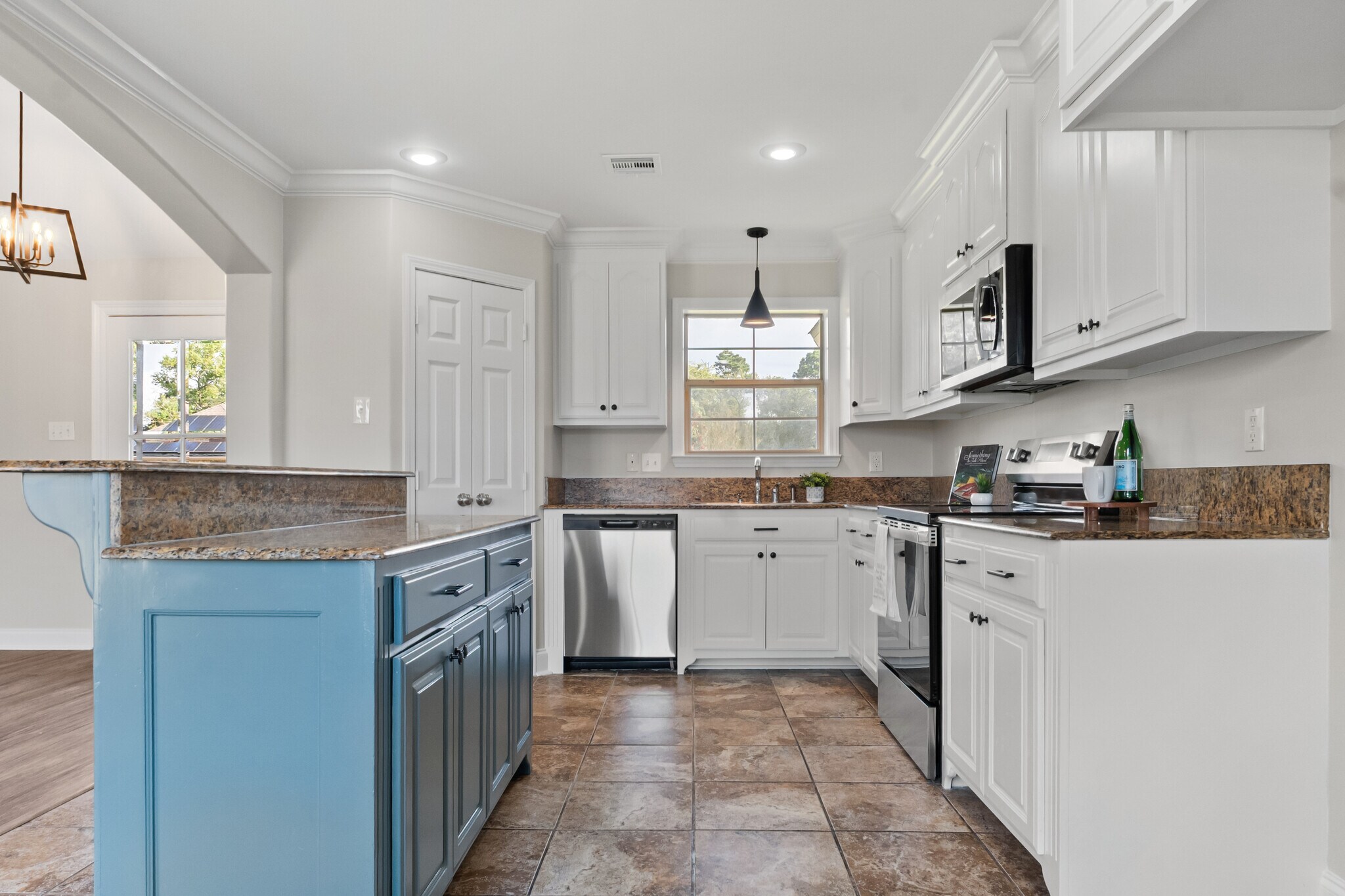 Building Photo - 107 Fox Trot Ln