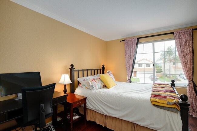 Building Photo - Carlsbad Home 3 Bedroom + retreat, 2.5 Baths 2 Car Garage