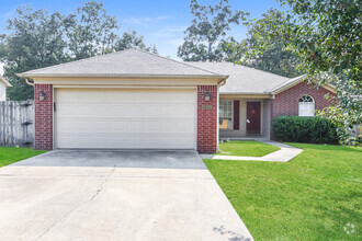 Building Photo - Nice Home in Bryant