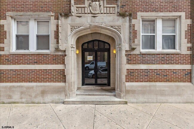 Primary Photo - 33 S Iowa Ave