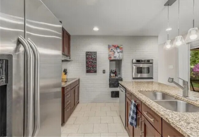 Building Photo - 2994 Baker Ridge Dr NW