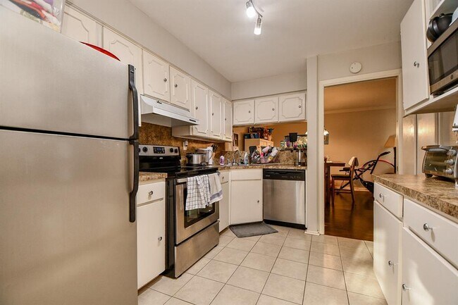 Building Photo - 2565 Marilee Ln
