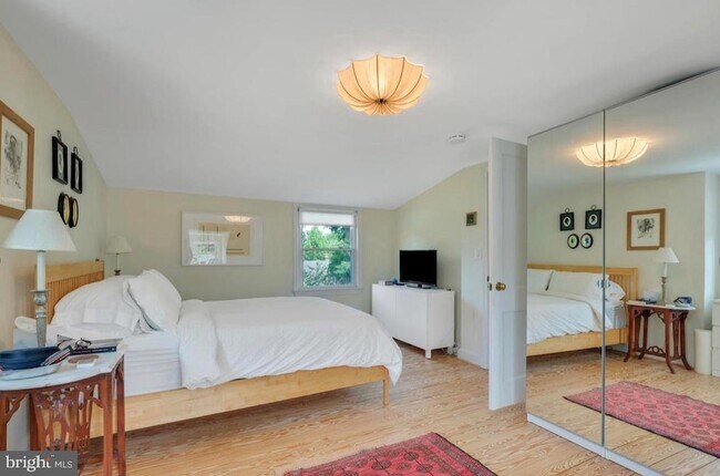 Building Photo - 9504 Milstead Dr