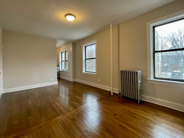 Building Photo - 1544 N Kedzie Ave