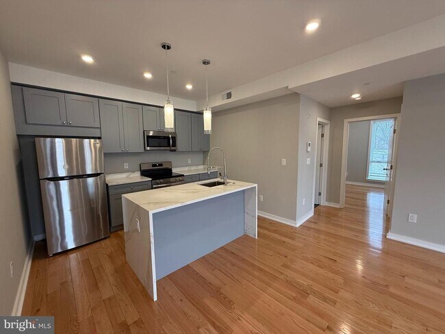 Building Photo - 914 W Susquehanna Ave