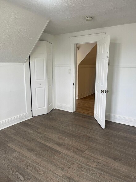 Building Photo - 26 Ella St