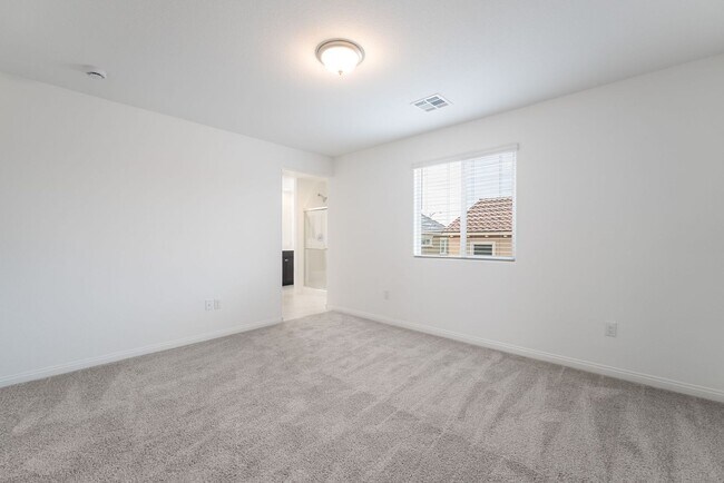 Building Photo - Goregous Brand New 4 Bedroom For Lease!