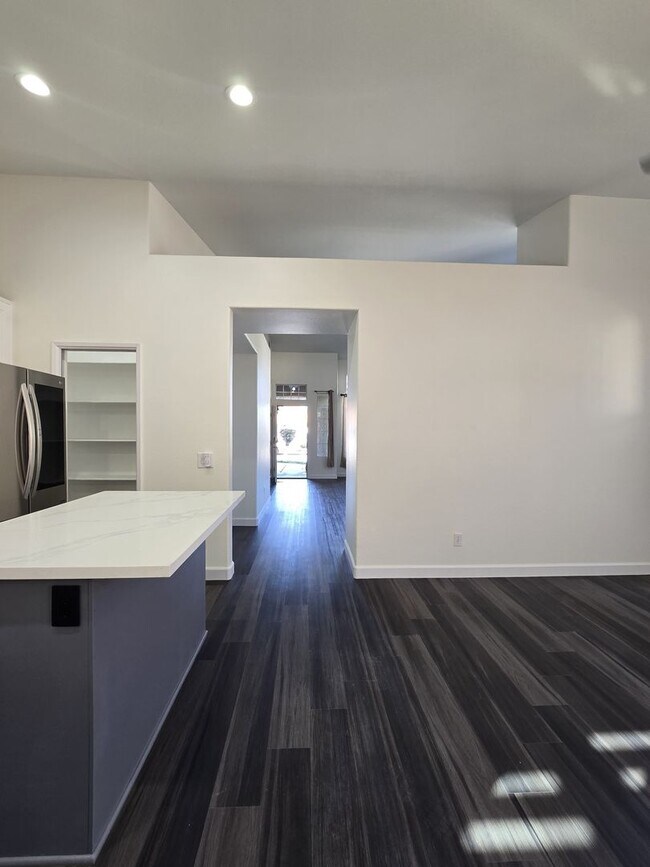 Building Photo - Newly Remodeled 4-Bedroom Home in Desirable Community