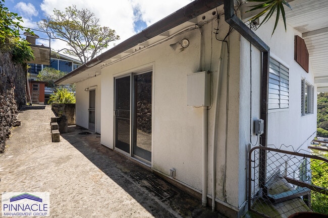 Building Photo - 2776 Laniloa Rd