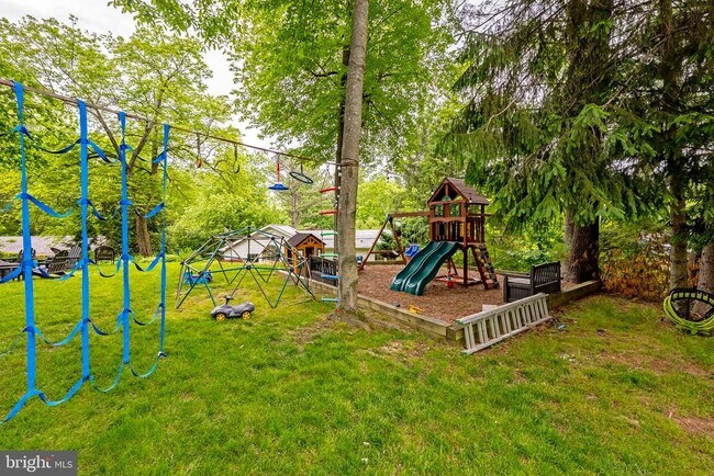 Building Photo - 4625 Willet Dr