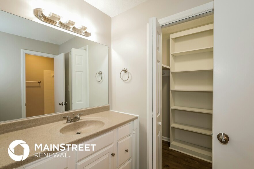 Building Photo - 10900 Flat Iron Rd