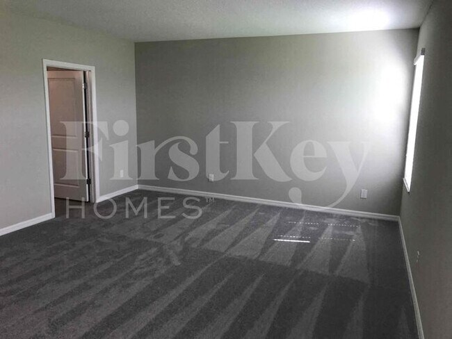 Building Photo - 9652 Sage Creek Dr