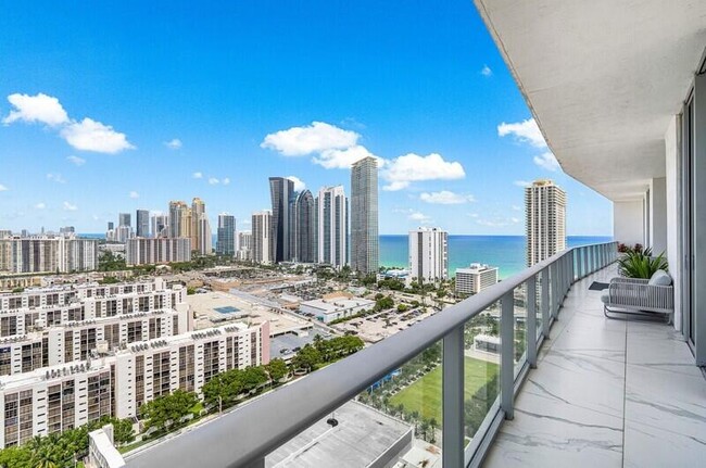 Building Photo - 300 Sunny Isles Blvd