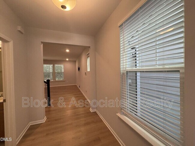 Building Photo - 2105 Goudy Dr