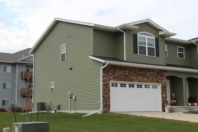 Building Photo - 3 bed/2.5 bath - in North Liberty