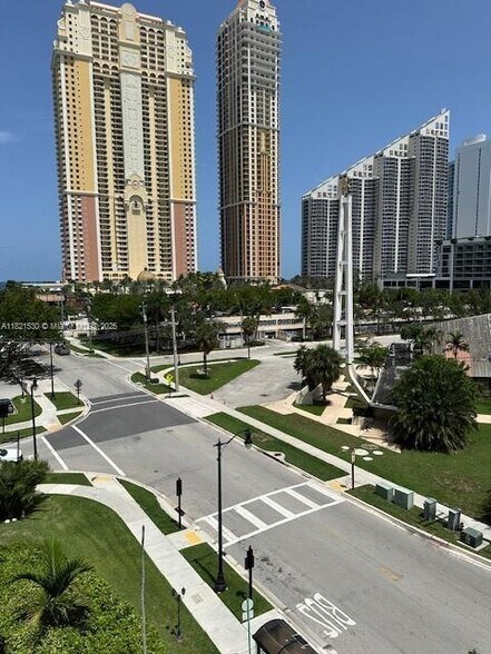 Primary Photo - 17800 Atlantic Blvd