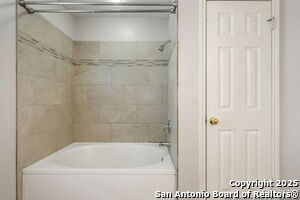 Building Photo - 17427 Sapphire Rim Dr