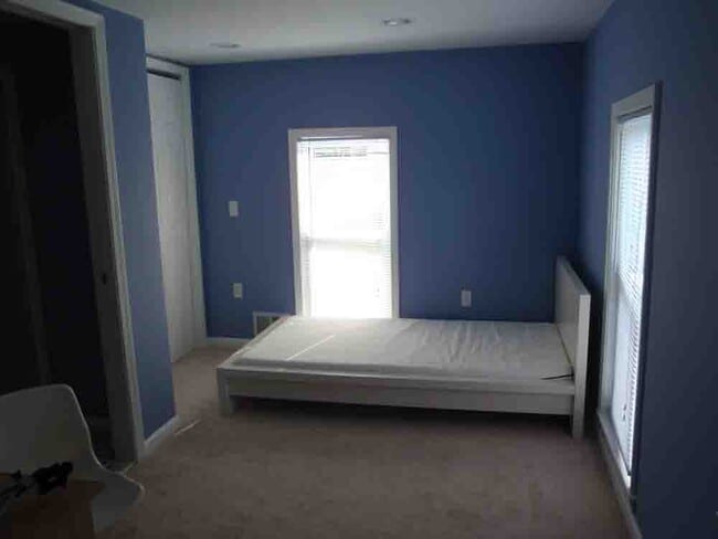 Building Photo - 23 Nelson St