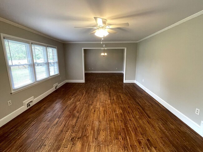 Building Photo - 1605 Cherokee Rd