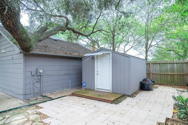 Building Photo - 18310 Spellbrook Dr