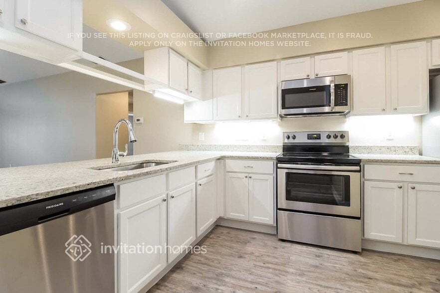 Building Photo - 633 Cheoy Lee Cir