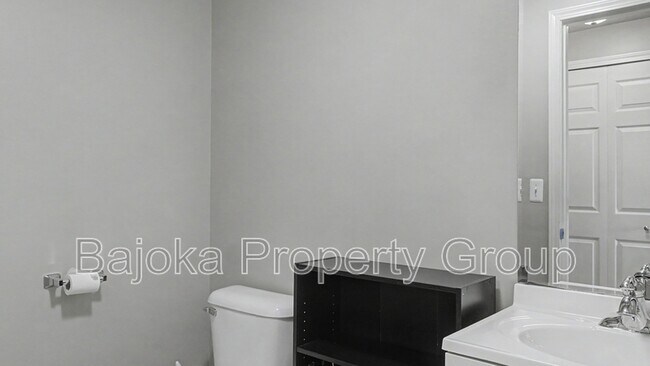 Building Photo - 43018 Burlington Dr