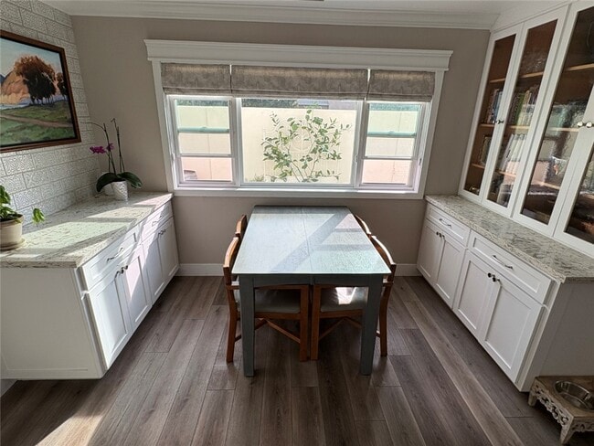 Building Photo - 15471 Victoria