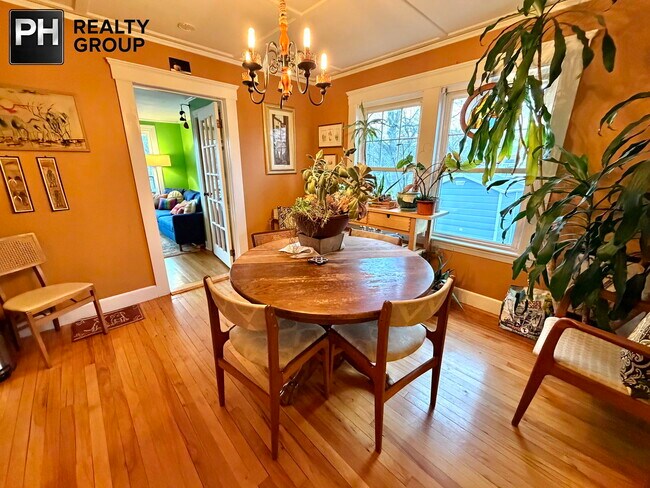 Building Photo - 157 Riverview Ave