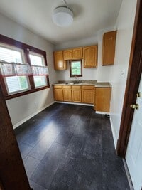 Building Photo - 122nd,E.2646