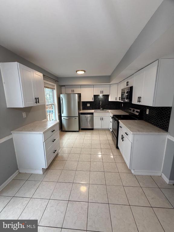 Building Photo - 2851 Bowes Ln