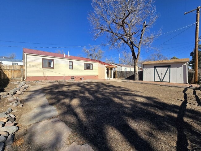 Building Photo - 3509 Pueblo Dr