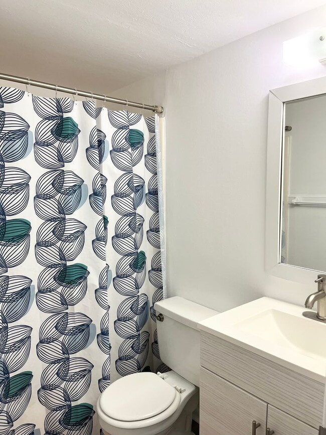 Building Photo - Two Bed, Two Bath Condo at Windsor Crossing