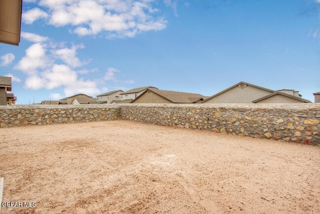 Building Photo - 14929 Tierra Crystal Ave
