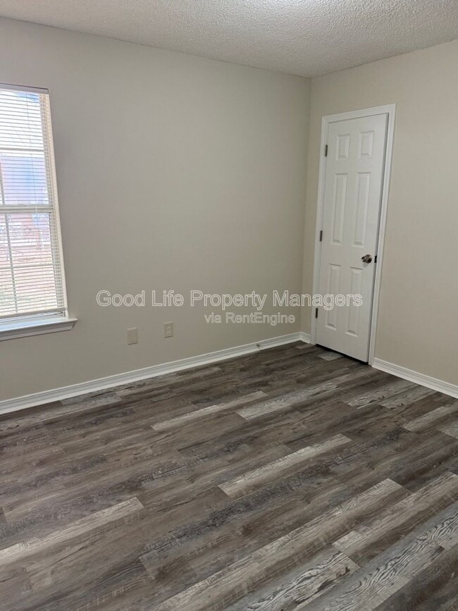 Building Photo - 9980 Bowman Ave