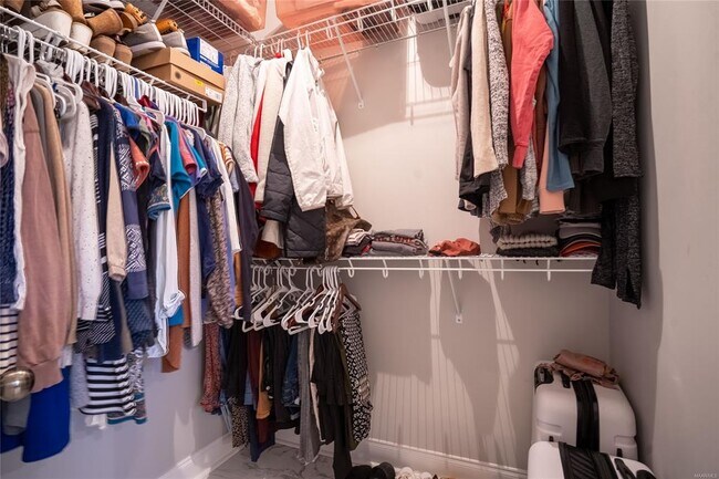 Building Photo - 124 Pine Bark Ct