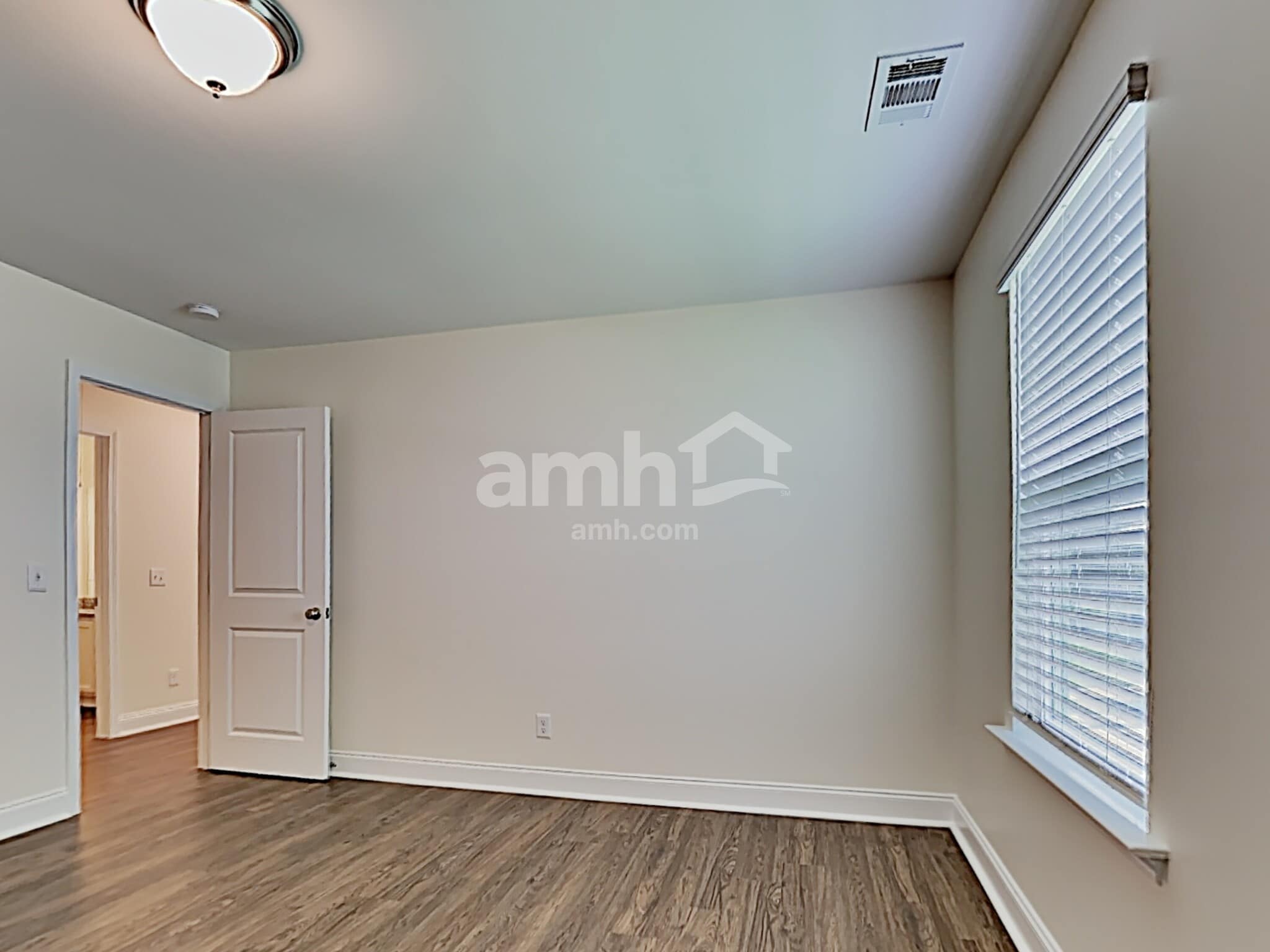 Building Photo - 107 Parkside Blvd