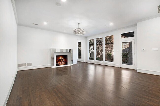 Building Photo - 37 Kennington Ct