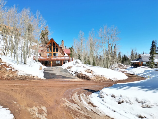 Building Photo - 656 Aspen Dr