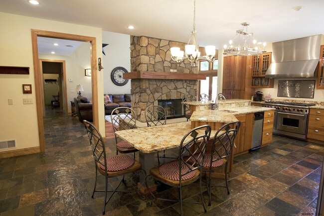 Building Photo - 32 Flat Rock Rd