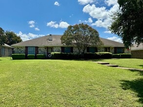 Building Photo - Duplex