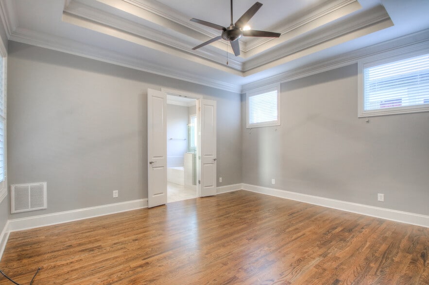 Building Photo - 9112 Keats St